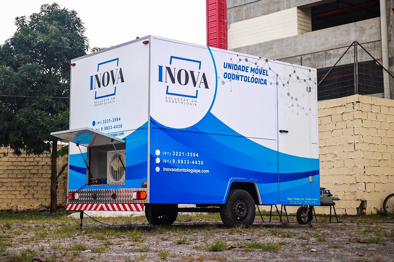 Vista externa da unidade móvel odontológica